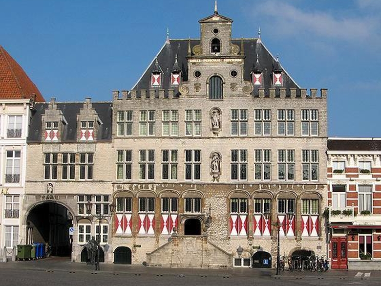 stadhuis 2